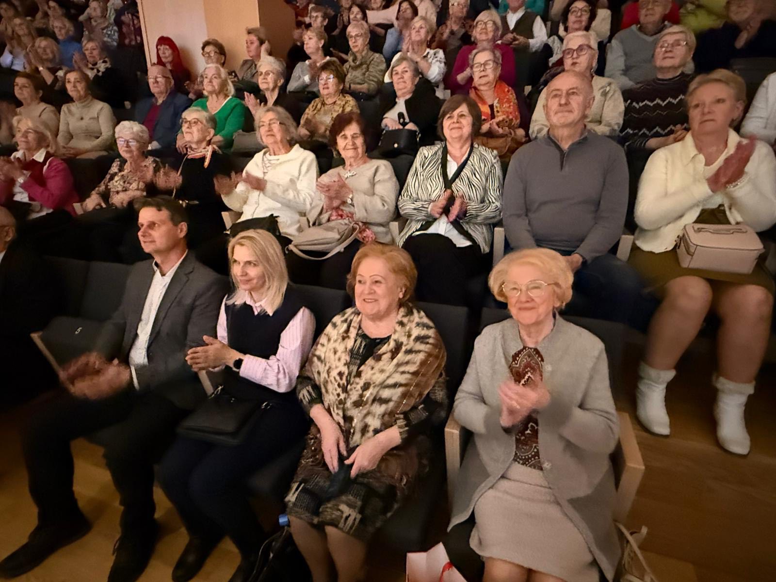 MUZYKA POKOLEŃ – GRAMY DLA SENIORÓW